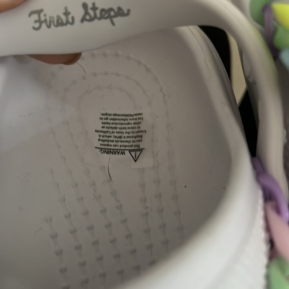 New First Steps Girls flower White Shoes Size 3 - Picture 10 of 12